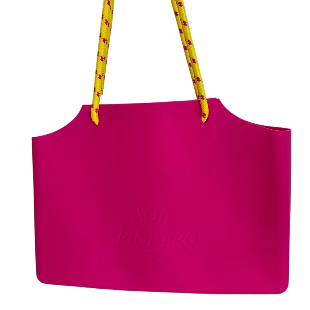 Sol de Janeiro Exclusive Pink Beach Silicon tote bag - Picture 3 of 10